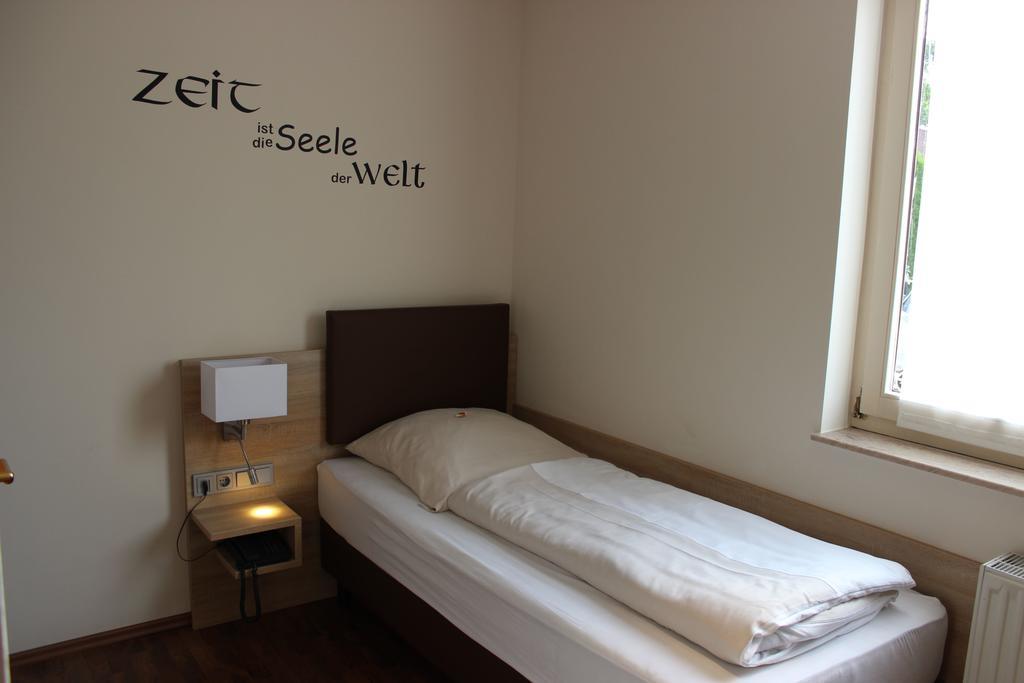 Hotel Dreimaedelhaus Espelkamp-Mittwald エクステリア 写真