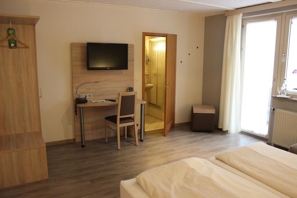 Hotel Dreimaedelhaus Espelkamp-Mittwald エクステリア 写真