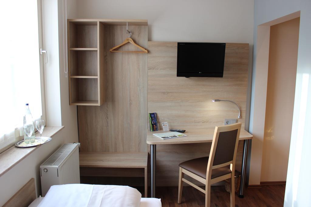 Hotel Dreimaedelhaus Espelkamp-Mittwald エクステリア 写真